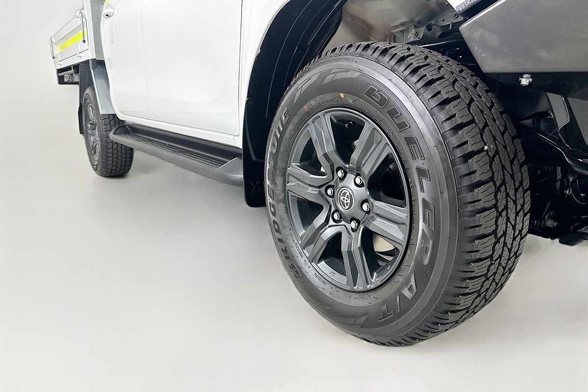 2025 Toyota HILUX SR 48V (4x4) GUN126R RC 4X4