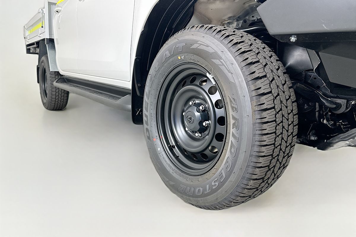 2025 Toyota HILUX SR (4x4) STEEL WHEELS GUN126R RC 4X4