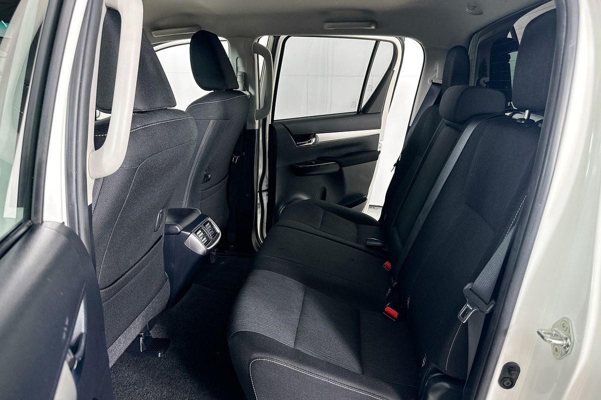 2019 Toyota HILUX SR5 (4x4) GUN126R MY19 4X4