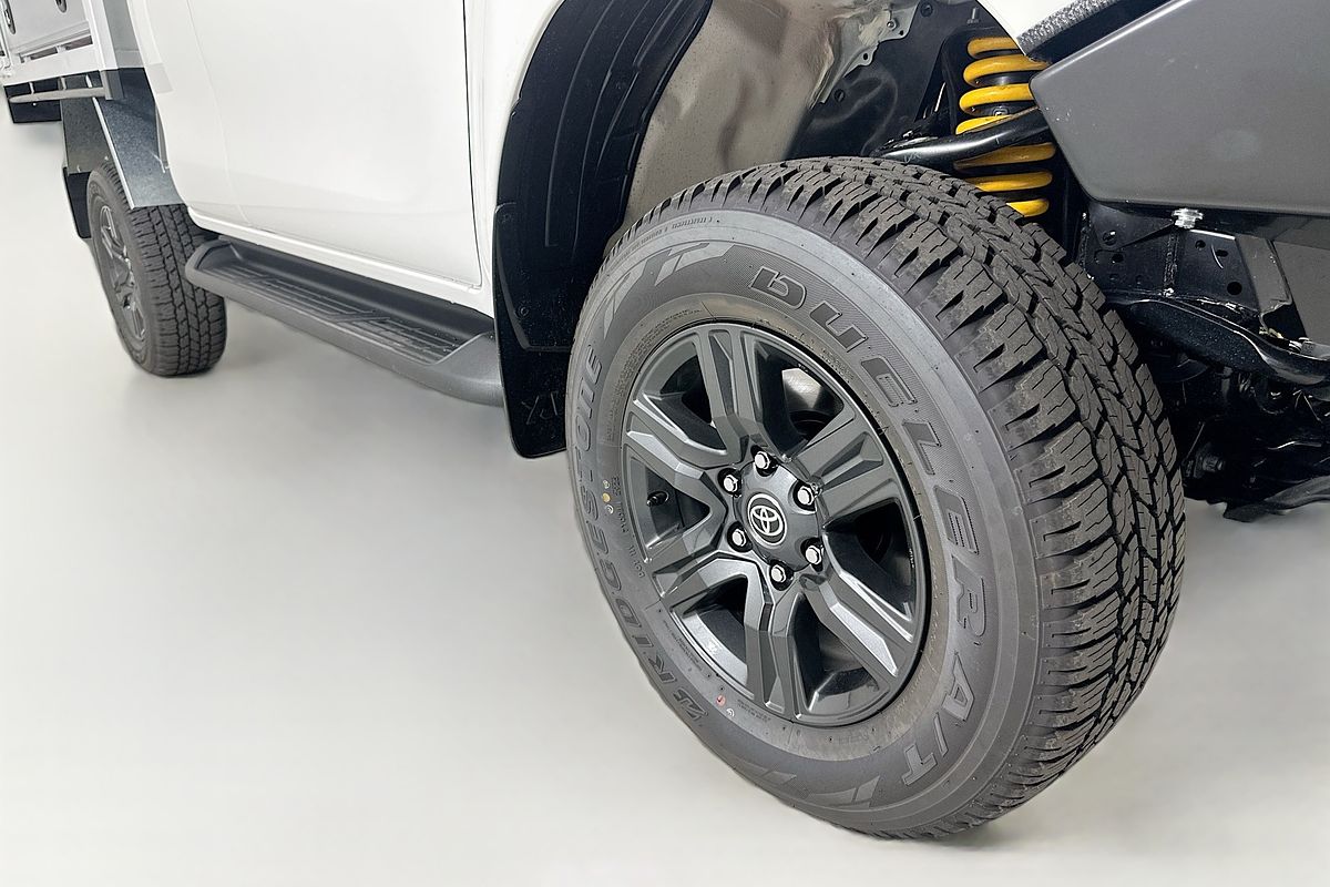 2025 Toyota HILUX SR (4x4) GUN126R RC 4X4