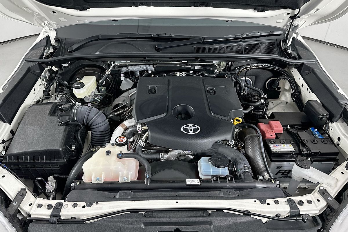 2025 Toyota HILUX SR (4x4) GUN126R RC 4X4