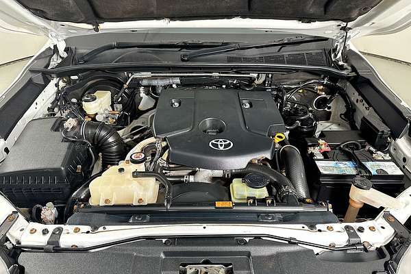 2019 Toyota HILUX SR (4x4) GUN126R MY19 4X4