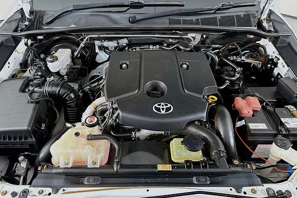 2020 Toyota HILUX SR (4x4) GUN126R MY19 UPGRADE 4X4