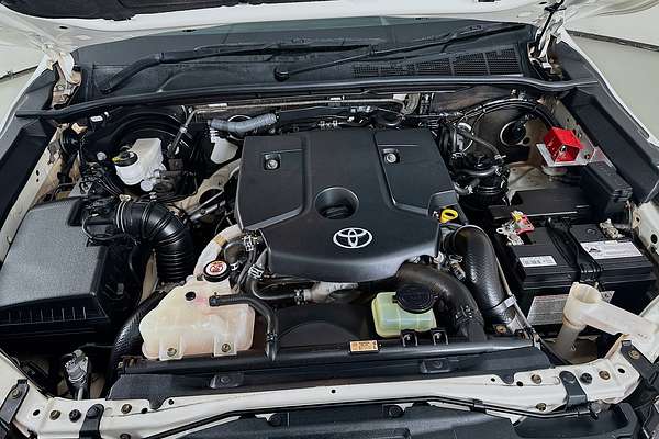 2021 Toyota HILUX SR (4x4) GUN126R FACELIFT 4X4