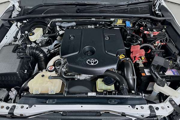 2020 Toyota HILUX SR (4x4) GUN126R FACELIFT 4X4