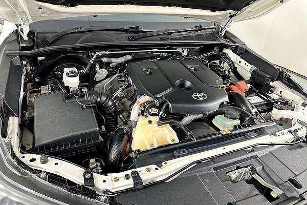 2021 Toyota HILUX SR (4x4) GUN126R FACELIFT 4X4