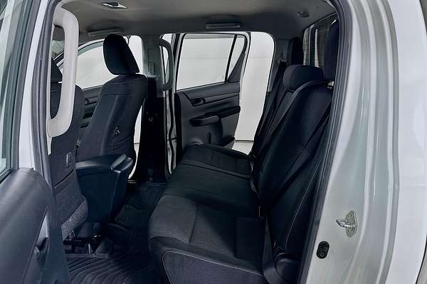 2018 Toyota HILUX SR (4x4) GUN126R MY17 4X4