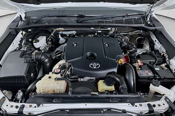 2017 Toyota HILUX SR (4x4) GUN126R MY17 4X4