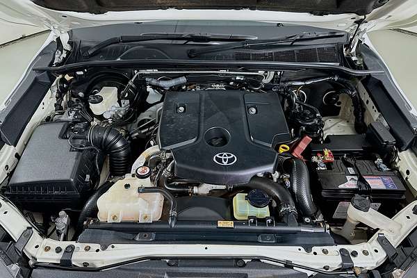 2020 Toyota HILUX SR (4x4) GUN126R FACELIFT 4X4