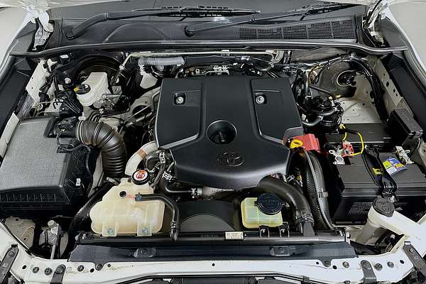 2017 Toyota HILUX SR GUN126R 4X4