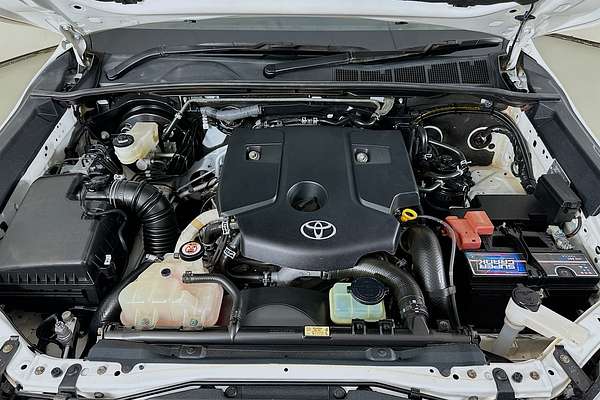2020 Toyota HILUX SR (4x4) GUN126R MY19 UPGRADE 4X4