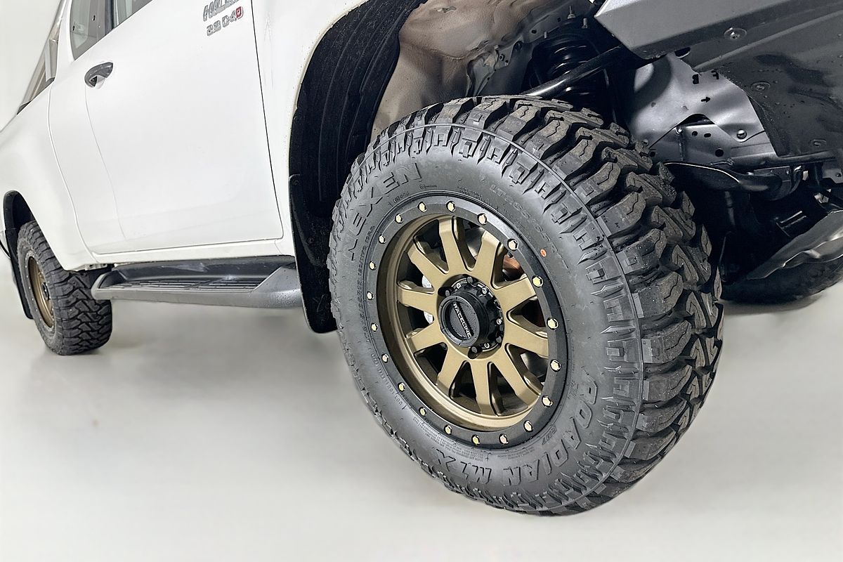 2020 Toyota HILUX SR (4x4) GUN126R MY19 UPGRADE 4X4