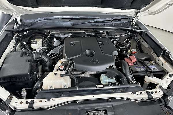 2021 Toyota HILUX SR (4x4) GUN126R FACELIFT 4X4