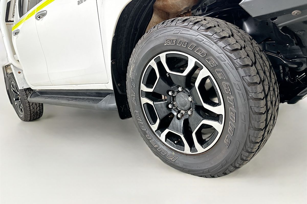 2021 Toyota HILUX SR5 (4x4) GUN126R FACELIFT 4X4