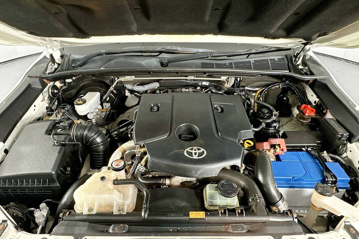 2021 Toyota HILUX SR (4x4) GUN126R FACELIFT 4X4