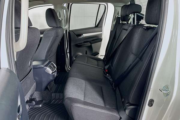 2024 Toyota Hilux SR5 (4x4) GUN126R 4X4