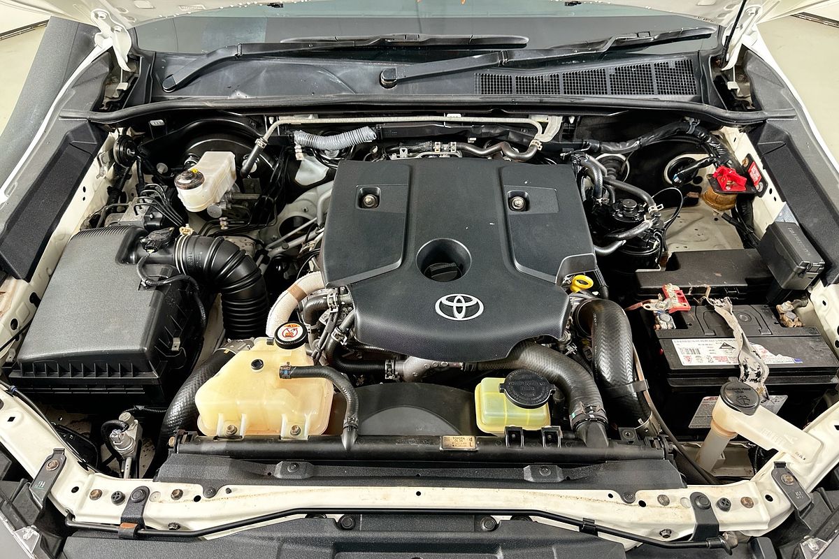 2021 Toyota HILUX SR (4x4) GUN126R FACELIFT 4X4