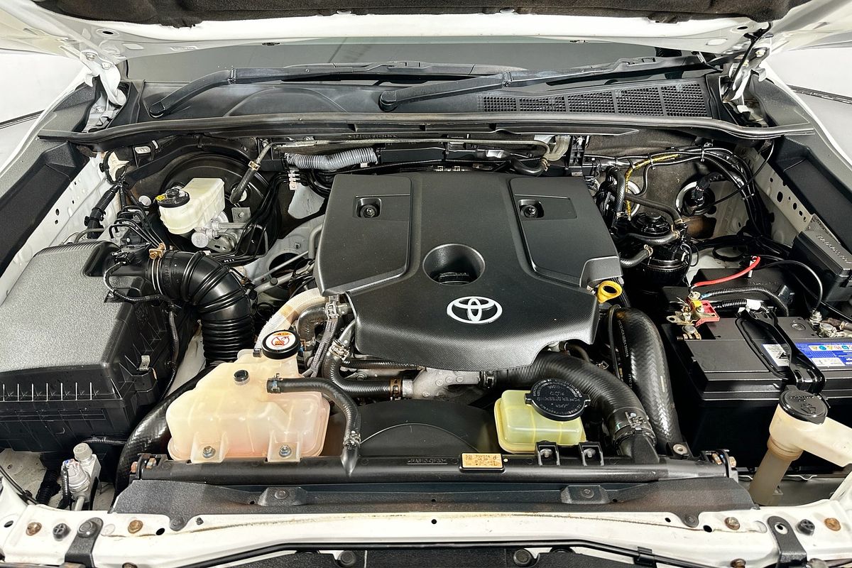 2020 Toyota HILUX SR (4x4) GUN126R MY19 UPGRADE 4X4