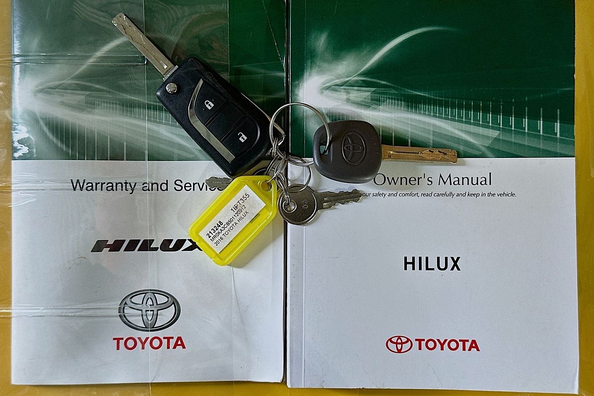 2016 Toyota HILUX SR (4x4) GUN126R 4X4