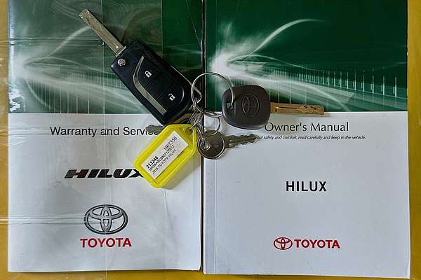 2016 Toyota HILUX SR (4x4) GUN126R 4X4