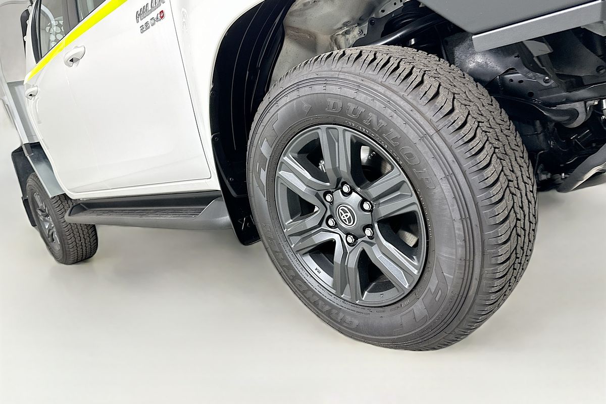 2024 Toyota HILUX SR GUN126R 4X4