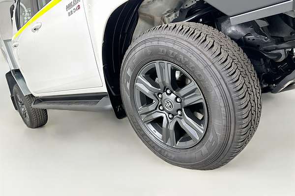 2024 Toyota HILUX SR GUN126R 4X4