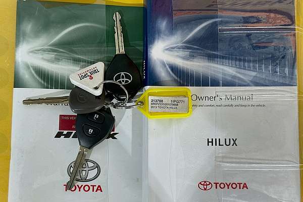 2013 Toyota HILUX SR (4x4) KUN26R MY14 4X4