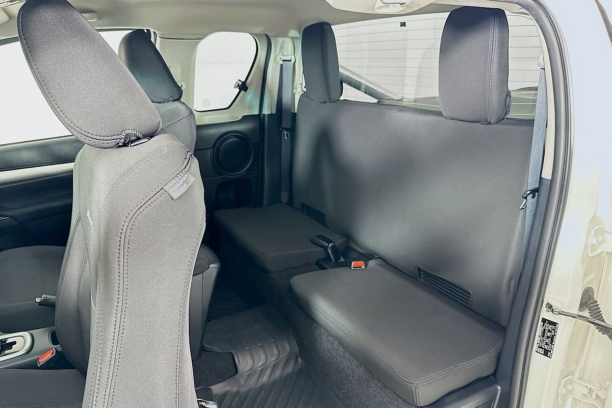 2023 Toyota HILUX SR5 (4x4) GUN126R 4X4