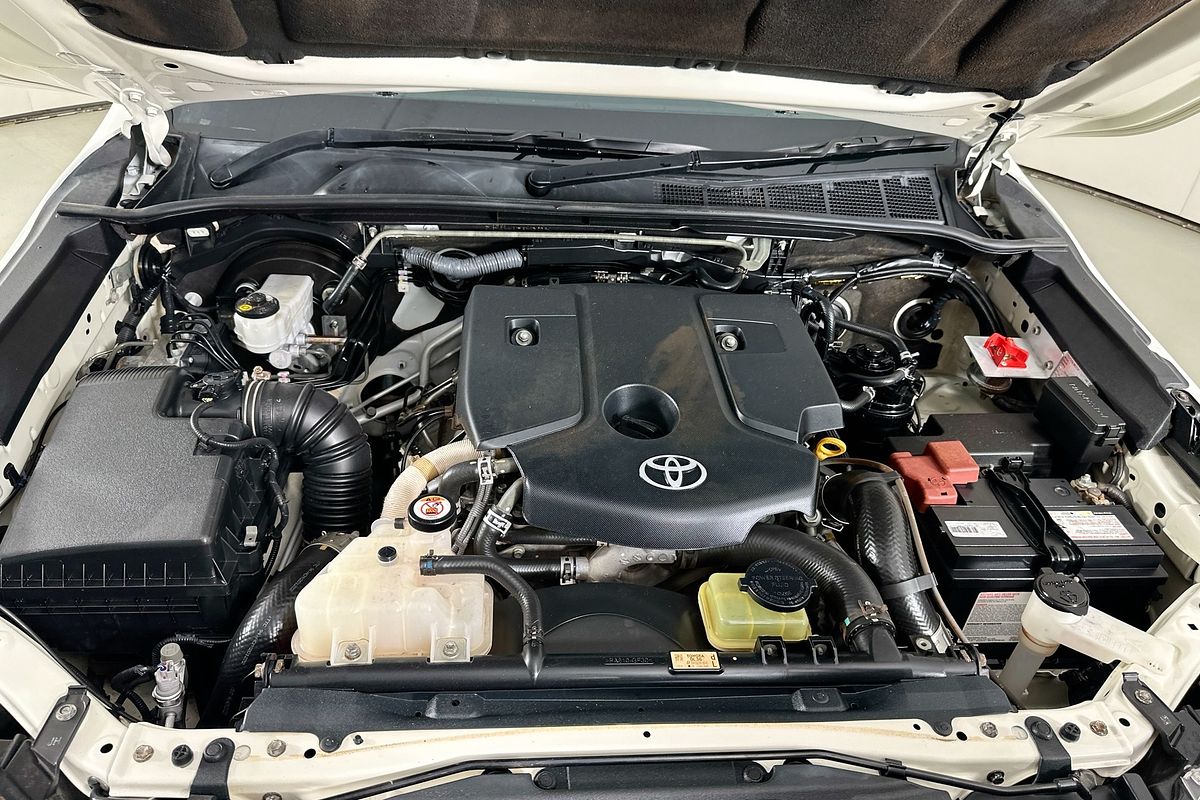 2021 Toyota HILUX SR (4x4) GUN126R FACELIFT 4X4