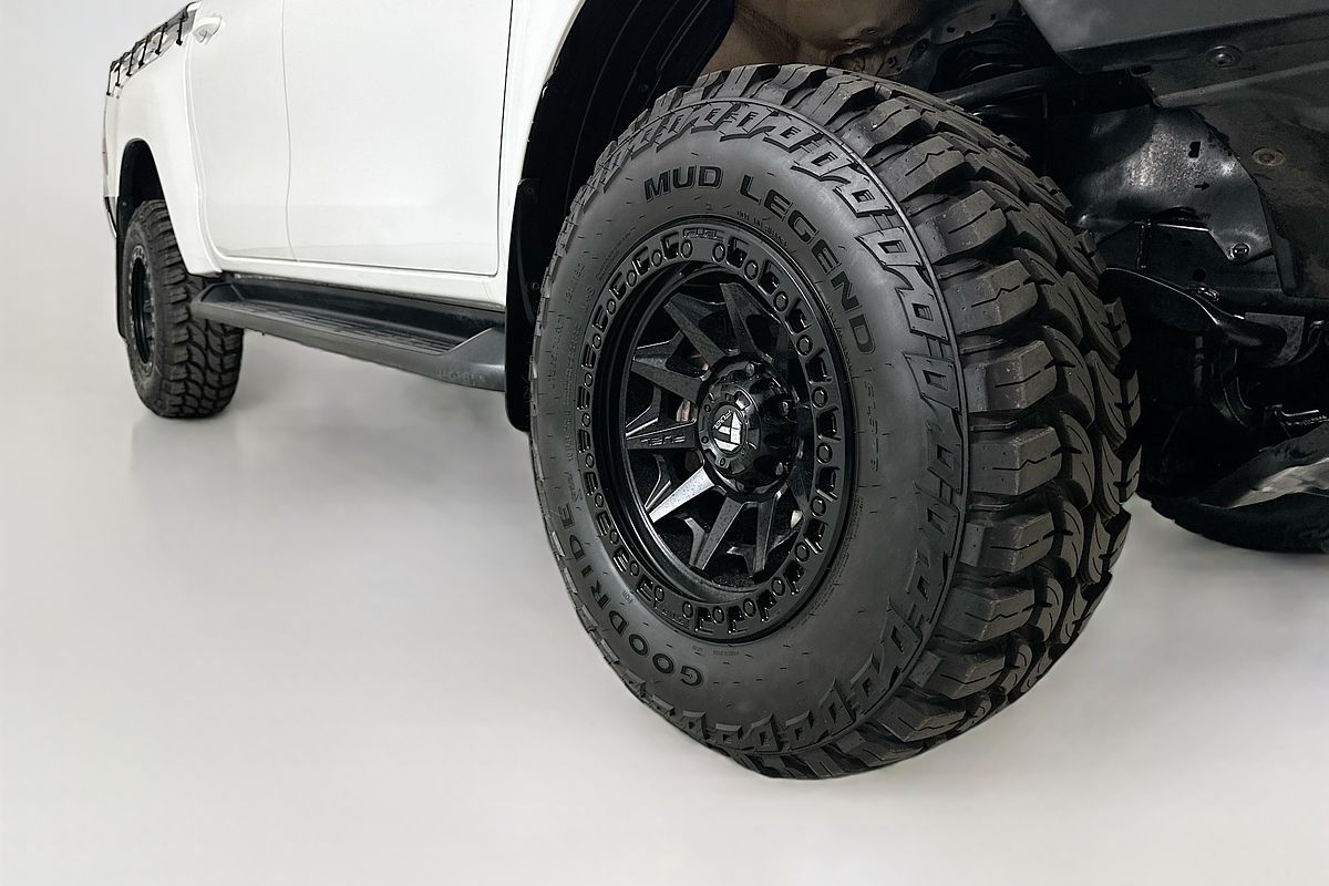 2019 Toyota HILUX SR (4x4) GUN126R MY19 4X4