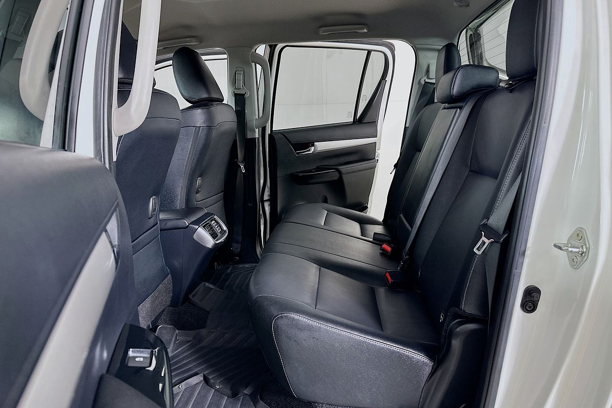 2021 Toyota HILUX SR5+ (4x4) GUN126R FACELIFT 4X4