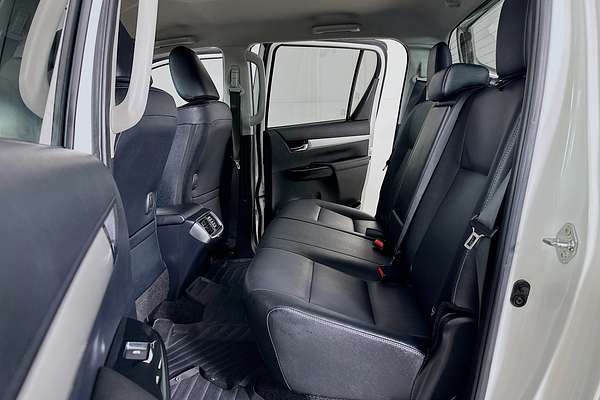 2021 Toyota HILUX SR5+ (4x4) GUN126R FACELIFT 4X4
