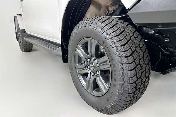 2019 Toyota HILUX SR (4x4) GUN126R MY19 4X4