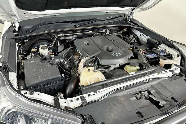 2020 Toyota HILUX SR (4x4) GUN126R MY19 UPGRADE 4X4