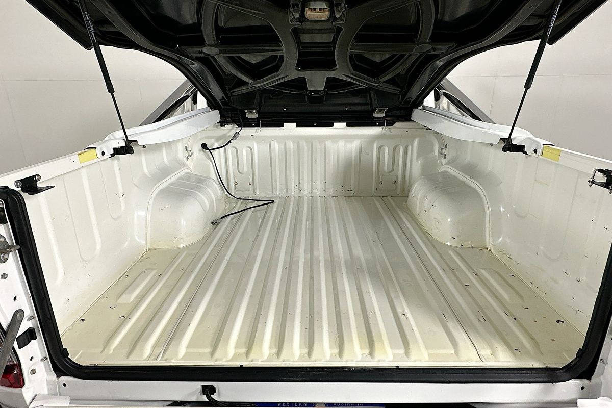 2021 Toyota HILUX SR5 (4x4) GUN126R 4X4