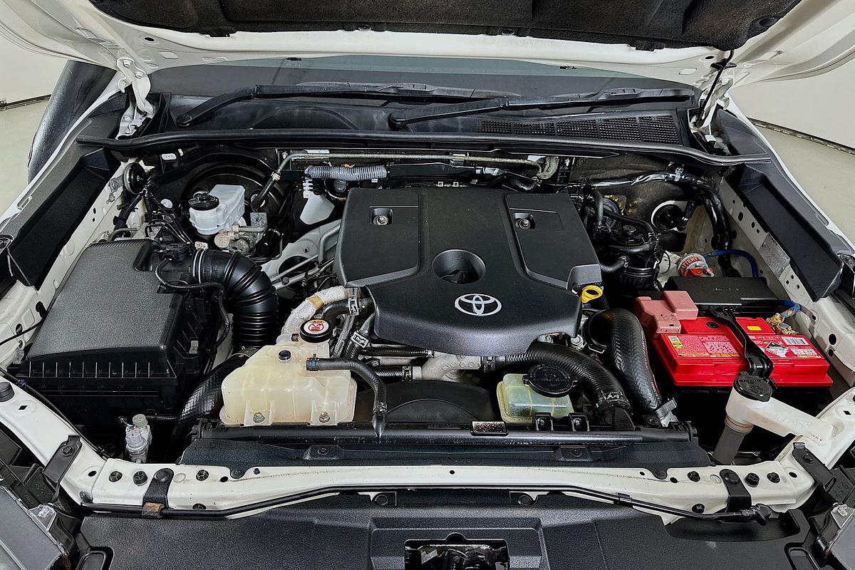 2020 Toyota HILUX SR (4x4) GUN126R FACELIFT 4X4