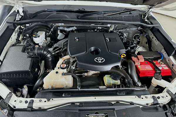 2020 Toyota HILUX SR (4x4) GUN126R FACELIFT 4X4