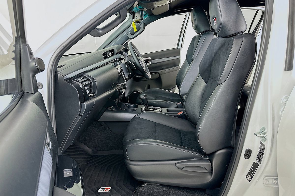 2024 Toyota HILUX GR-SPORT (4x4) GUN126R FACELIFT 4X4