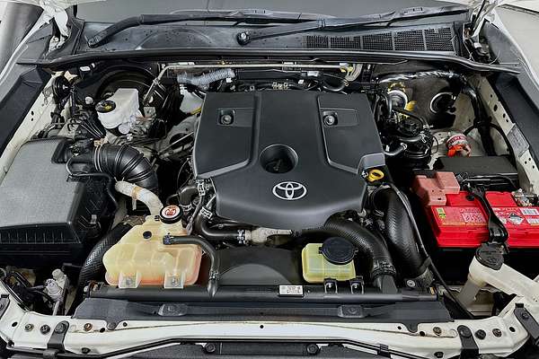 2020 Toyota HILUX SR (4x4) GUN126R FACELIFT 4X4