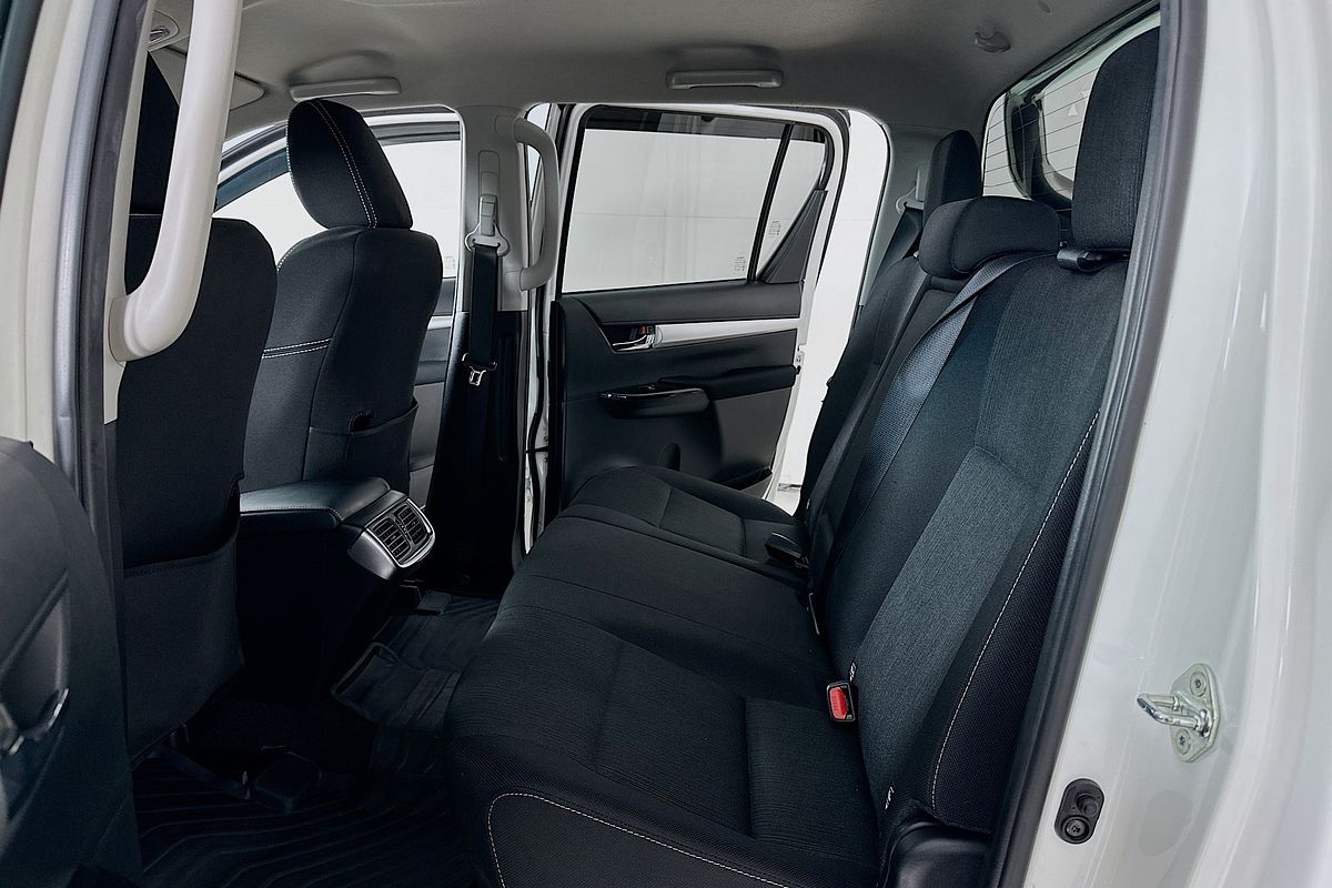 2022 Toyota HILUX SR5 (4x4) GUN126R 4X4