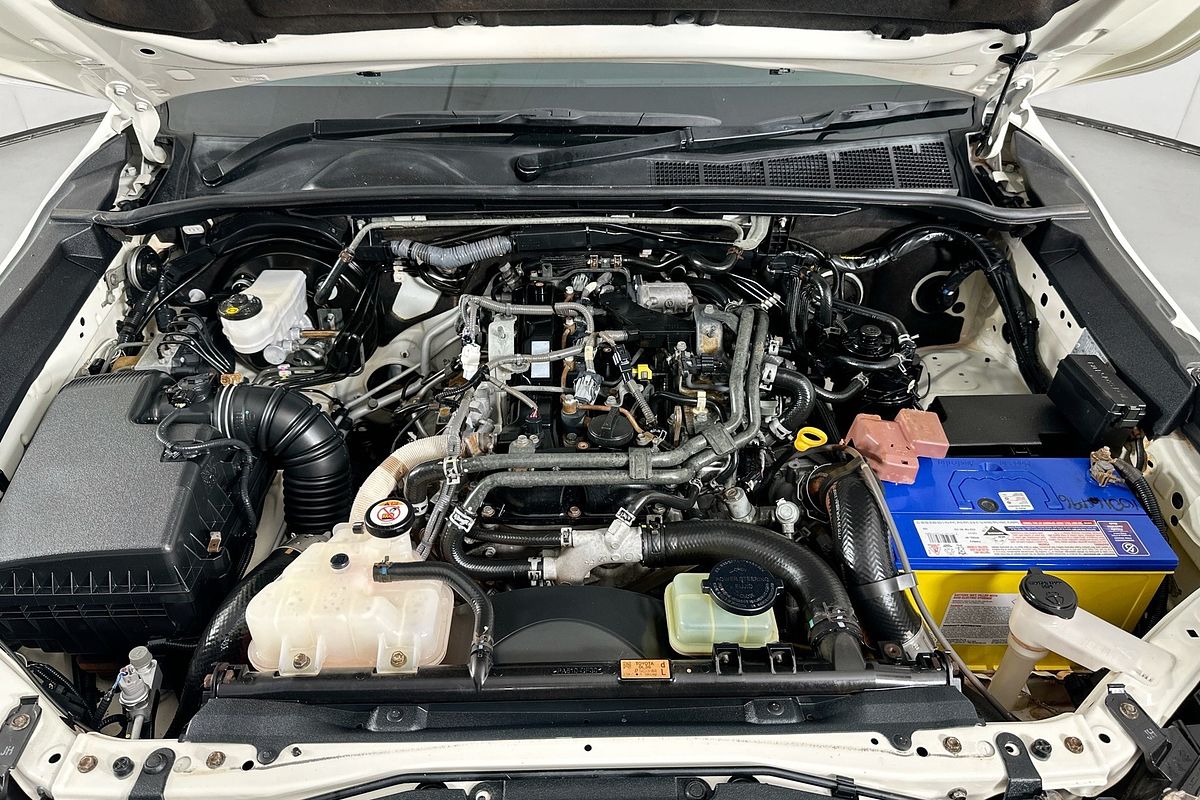 2021 Toyota HILUX SR (4x4) GUN126R FACELIFT 4X4