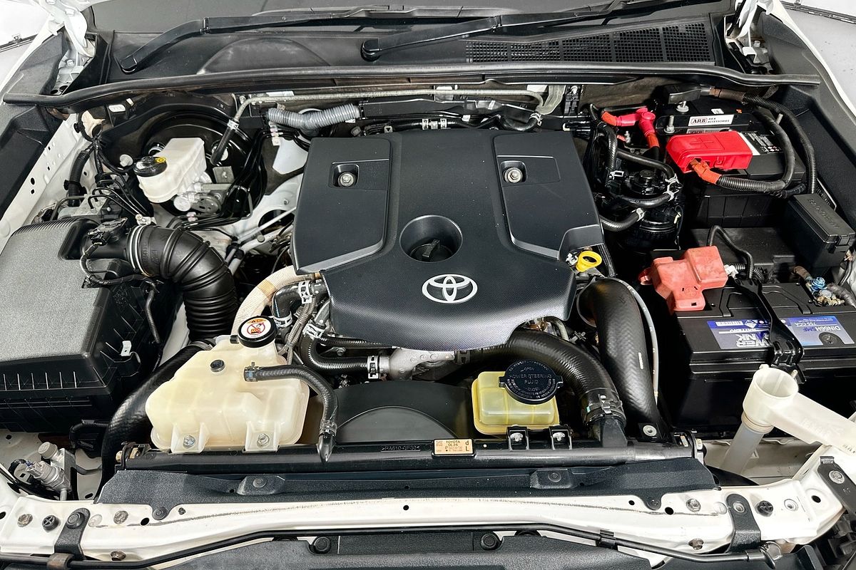 2019 Toyota HILUX SR (4x4) GUN126R MY19 4X4