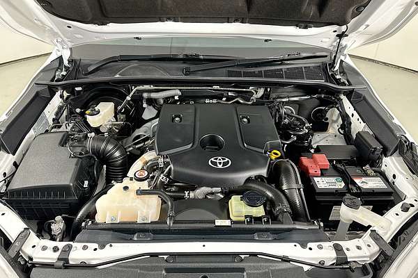 2017 Toyota HILUX SR (4x4) GUN126R 4X4