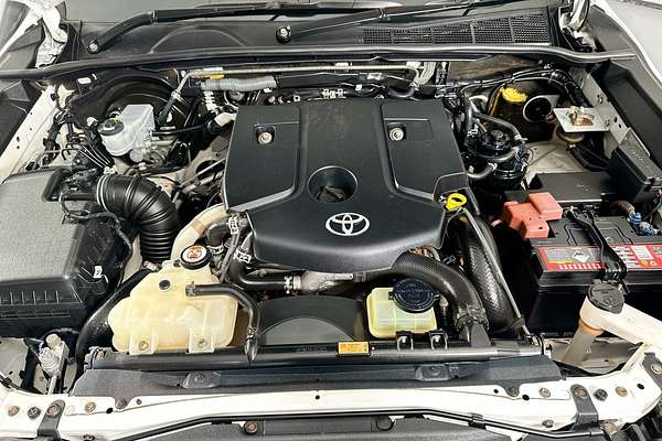 2017 Toyota HILUX SR (4x4) GUN126R 4X4