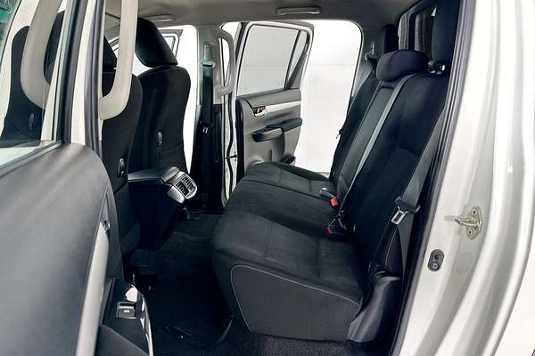 2021 Toyota HILUX SR5 (4x4) GUN126R FACELIFT 4X4