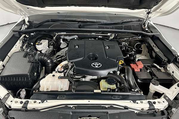 2021 Toyota HILUX SR (4x4) GUN126R FACELIFT 4X4