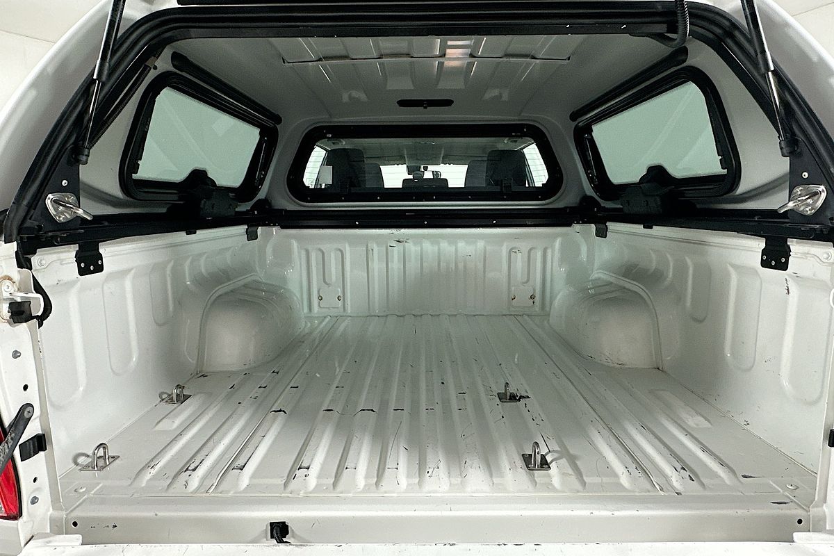 2020 Toyota HILUX SR (4x4) GUN126R FACELIFT 4X4