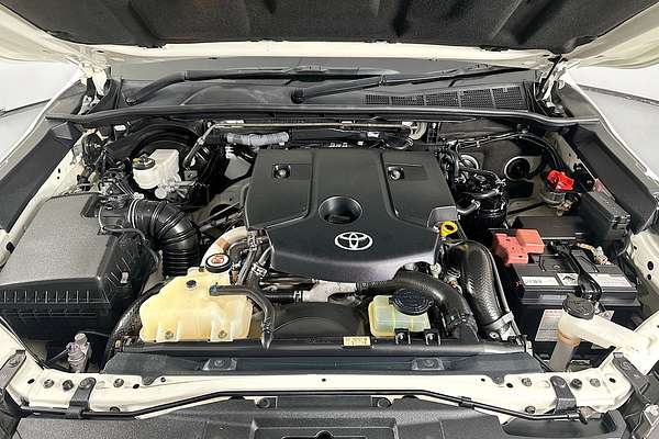 2021 Toyota HILUX SR (4x4) GUN126R FACELIFT 4X4