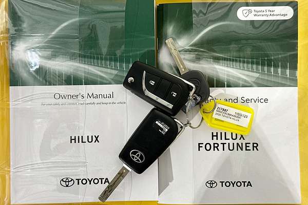 2025 Toyota HILUX WORKMATE (4x2) TGN121R RC REAR WHEEL DRIVE