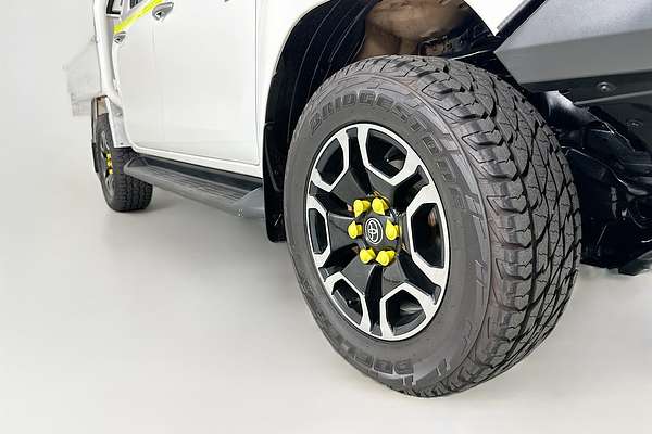 2021 Toyota HILUX SR5 (4x4) GUN126R FACELIFT 4X4